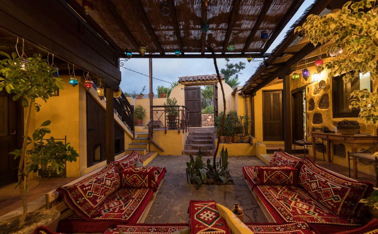 Casa de camp Bohemian Hideaway - 2 Unique With Shared Pool *